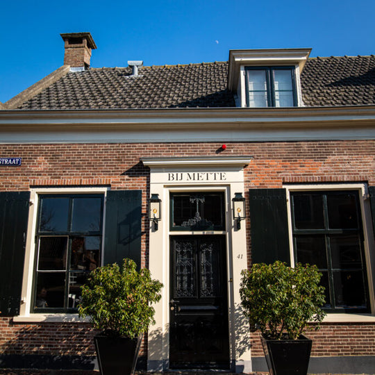 Bij METTE